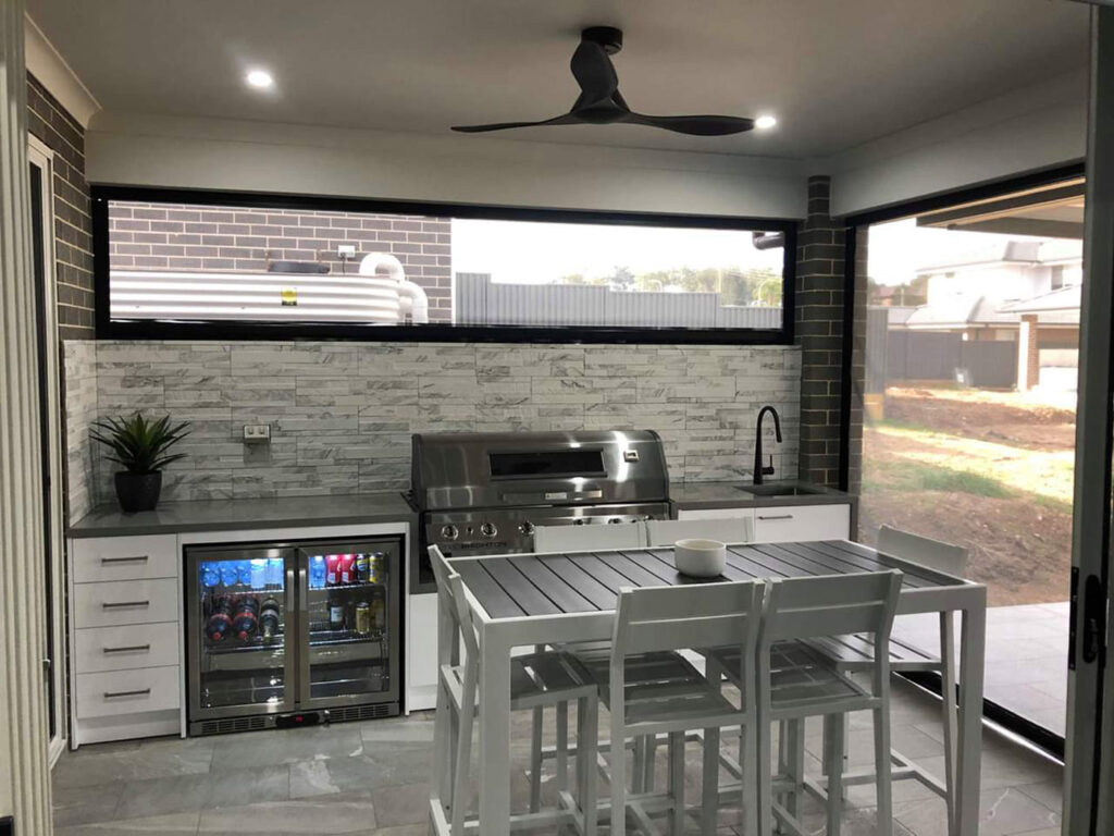 outdoor entertaining area 3